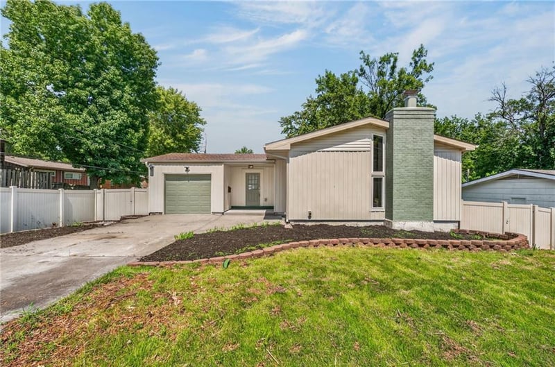 12204 E 46th Ter S, Independence, MO 64055