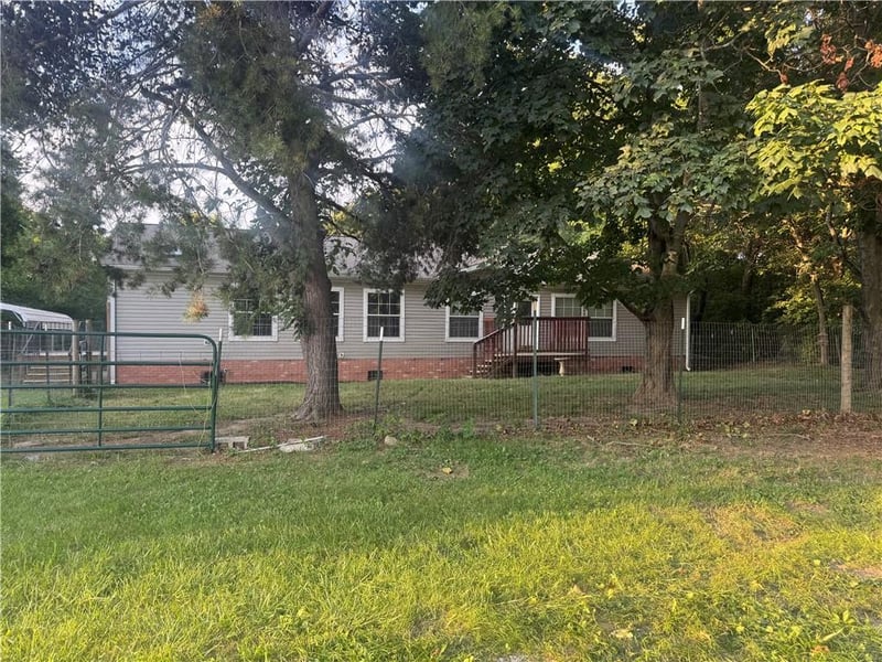 32363 Sunflower Rd, Excelsior Springs, MO 64024