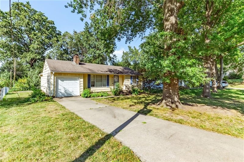4938 W 78th Ter, Prairie Village, KS 66208