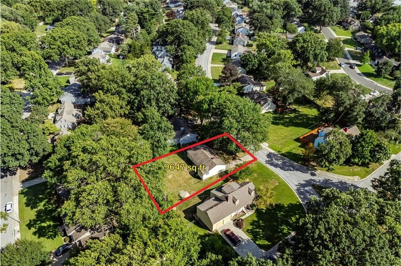 4938 W 78th Ter, Prairie Village, KS 66208
