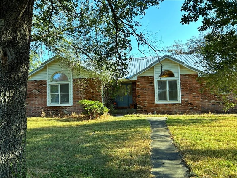 905 W Main St, Sheldon, MO 64784
