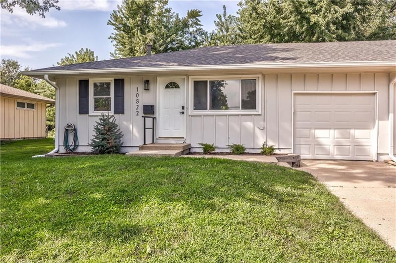 10820-10822 W 49 St, Shawnee, KS 66203