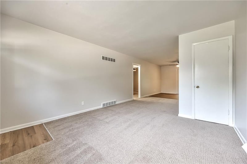 10820-10822 W 49 St, Shawnee, KS 66203