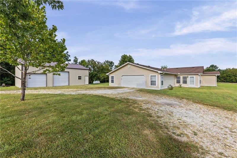 4473 Louisiana Rd, Ottawa, KS 66067