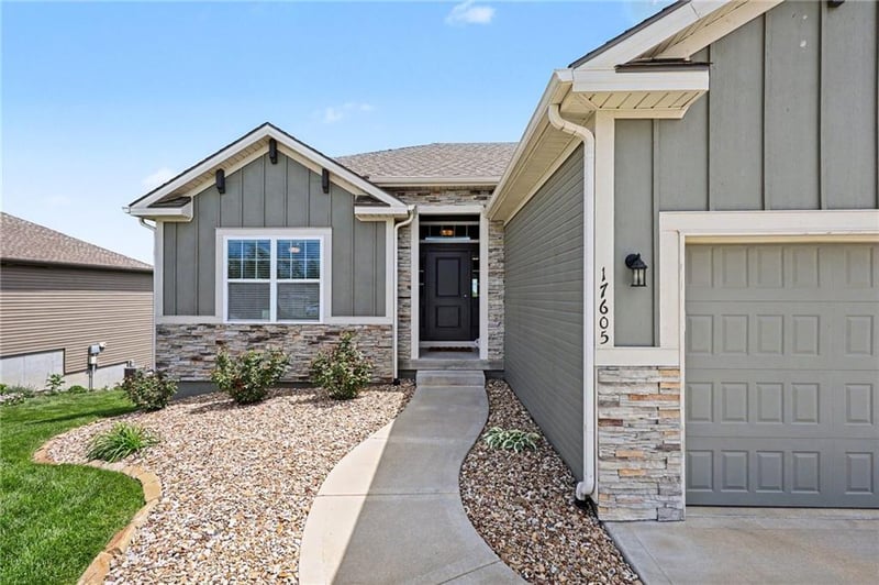 17605 Grey Hawke Rg, Smithville, MO 64089