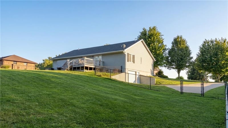 2306 Fisherman Rd, Trenton, MO 64683