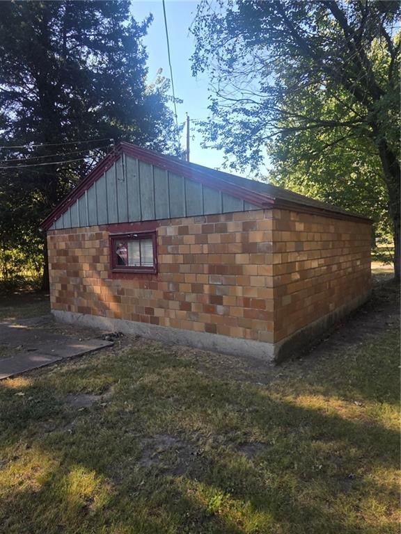 649 E 20th St, Pittsburg, KS 66762