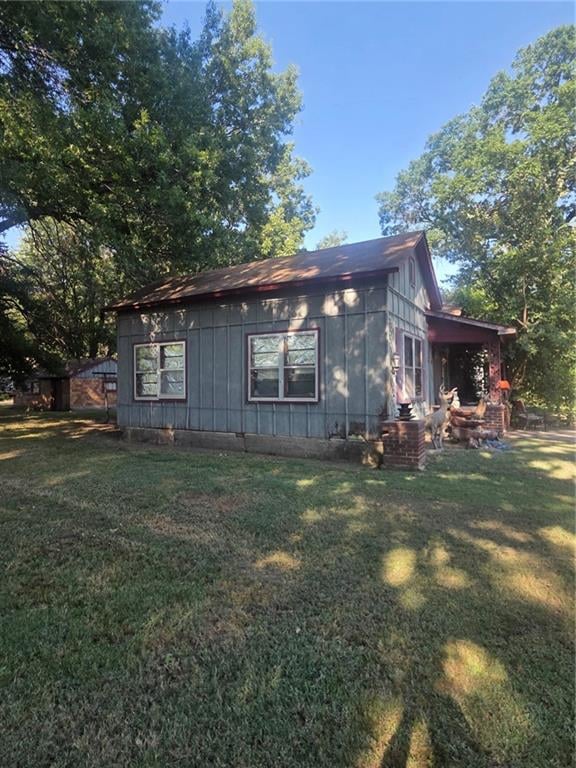 649 E 20th St, Pittsburg, KS 66762