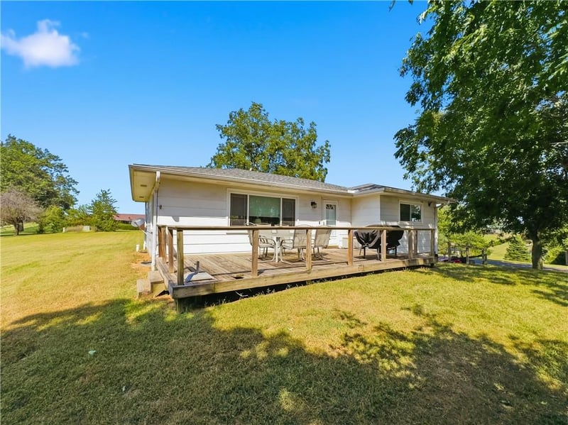 19550 Shane Ln, Weston, MO 64098