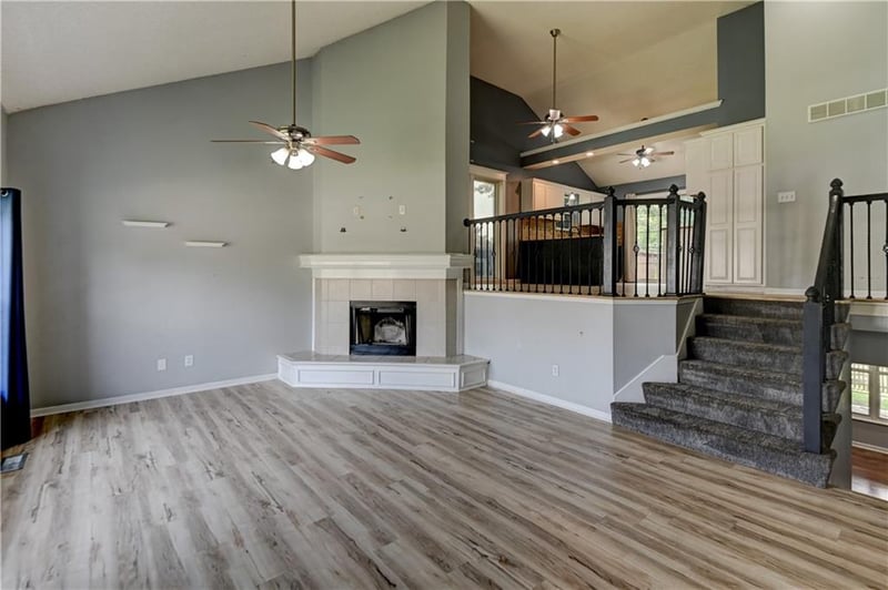 411 Shannon Ave, Smithville, MO 64089