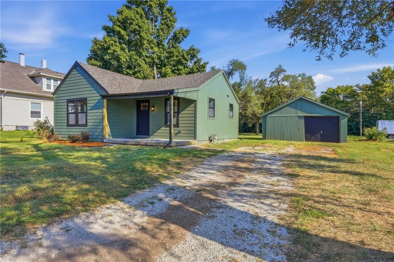 168 W North St, Peculiar, MO 64078
