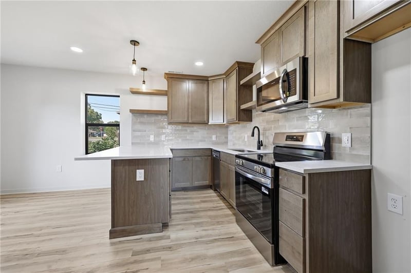 168 W North St, Peculiar, MO 64078