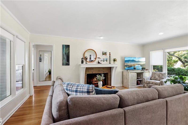2001 W 86th St, Leawood, KS 66206
