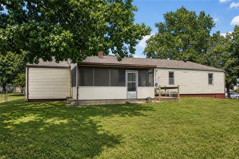 403 Catron Ave, Belton, MO 64012