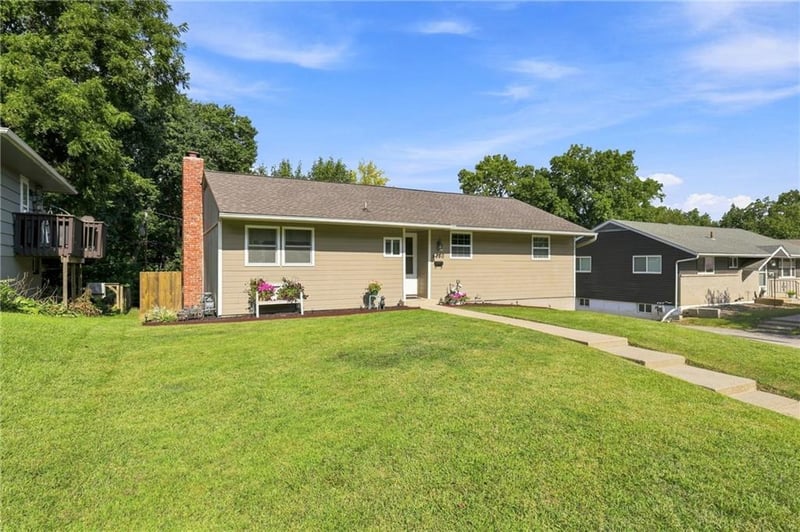 5440 N Cleveland Ave, Kansas City, MO 64119