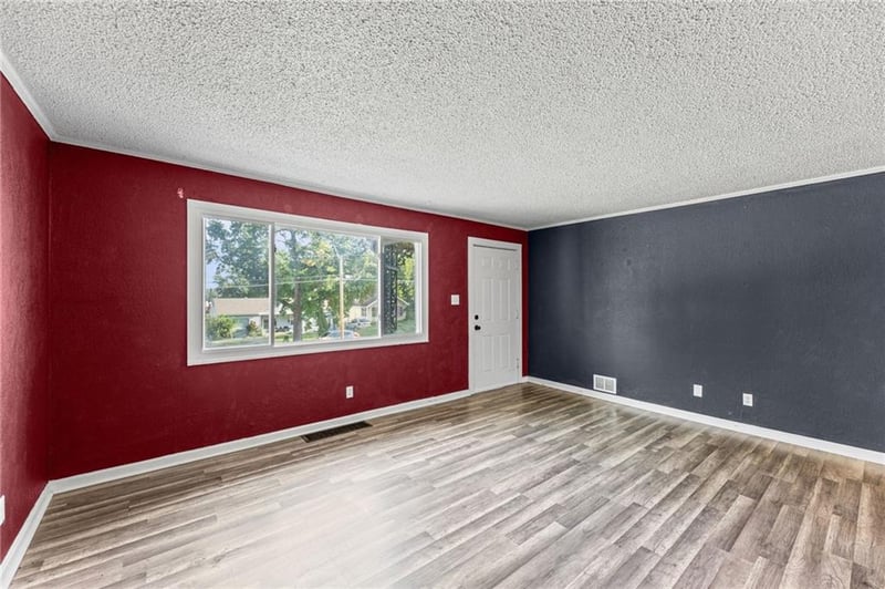1143 E 65th St, Kansas City, MO 64131