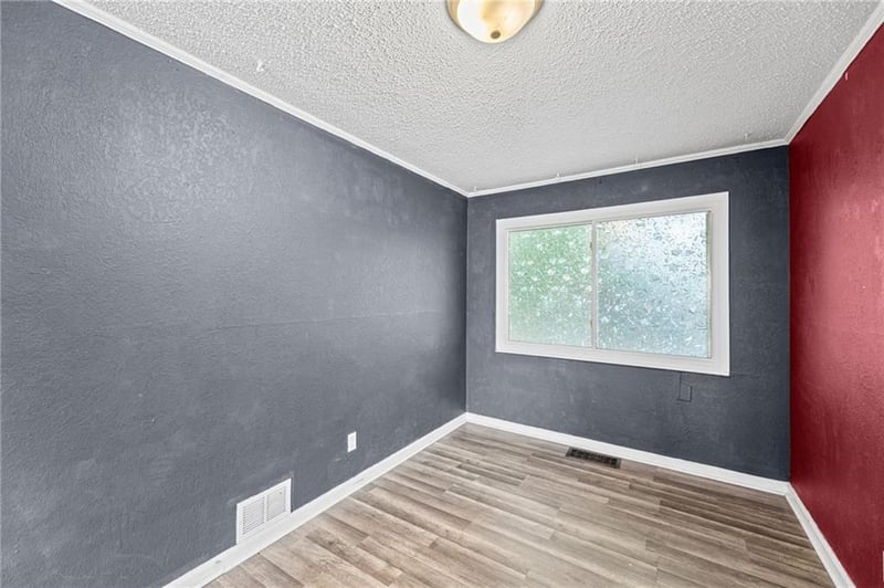 1143 E 65th St, Kansas City, MO 64131