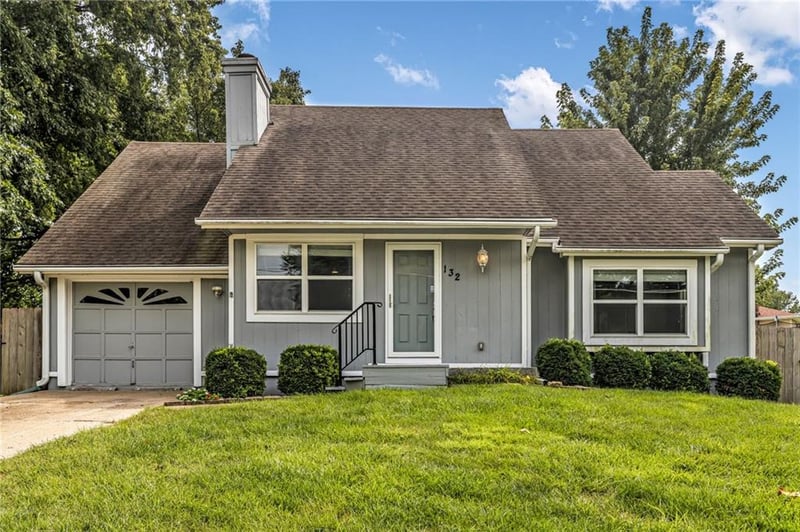 132 Emile St, Lansing, KS 66043