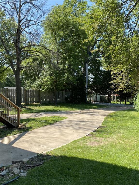 312 3rd St, Belton, MO 64012