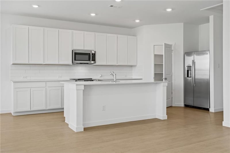 22535 W 214th St, Spring Hill, KS 66083