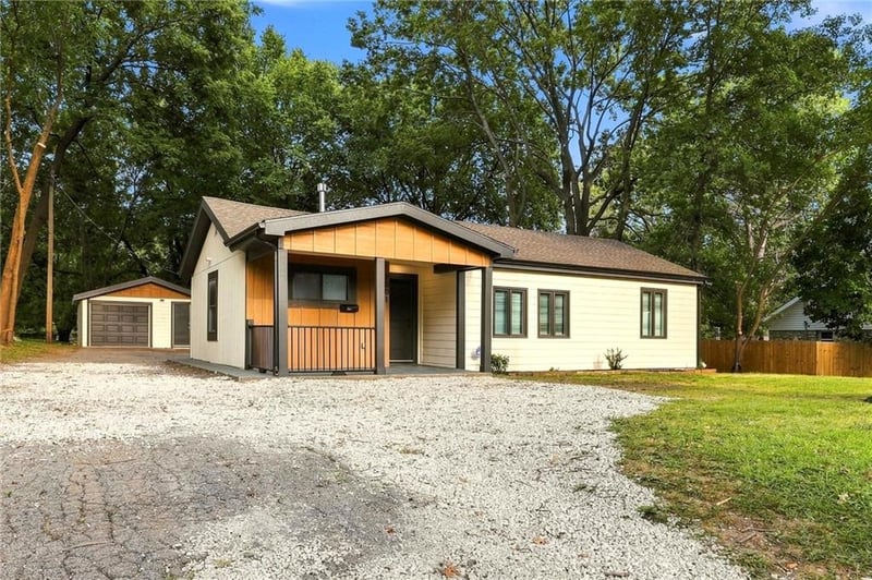 7001 Raytown Rd, Raytown, MO 64133