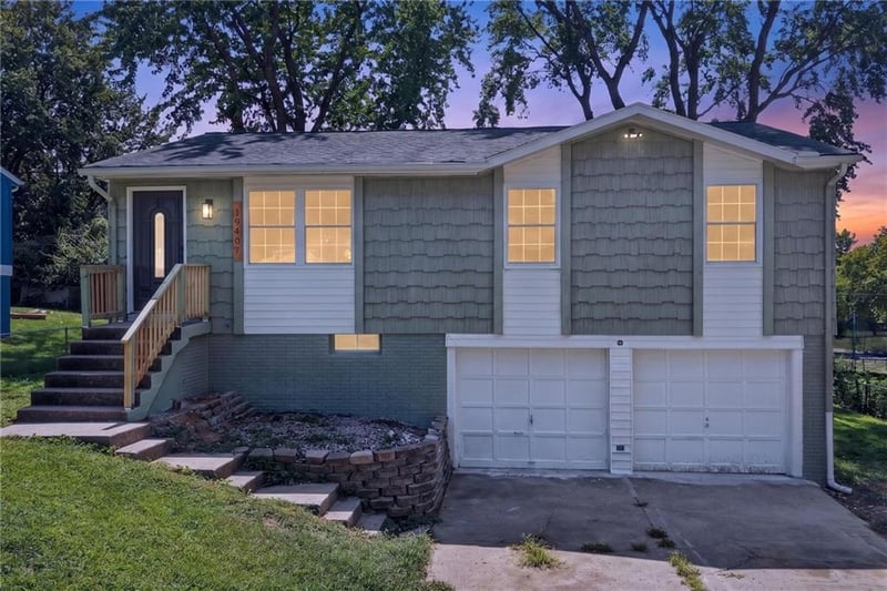 19407 E 5th Street Ct N, Independence, MO 64056