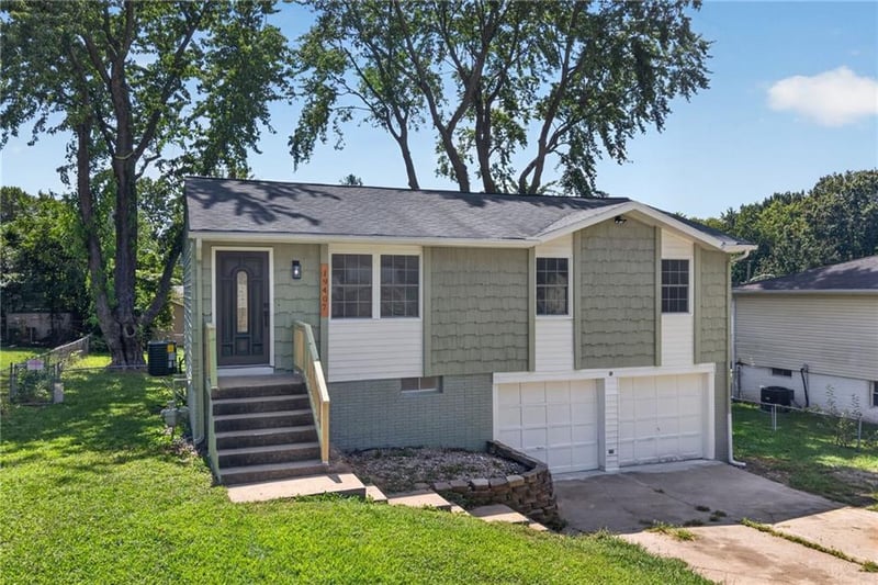 19407 E 5th Street Ct N, Independence, MO 64056