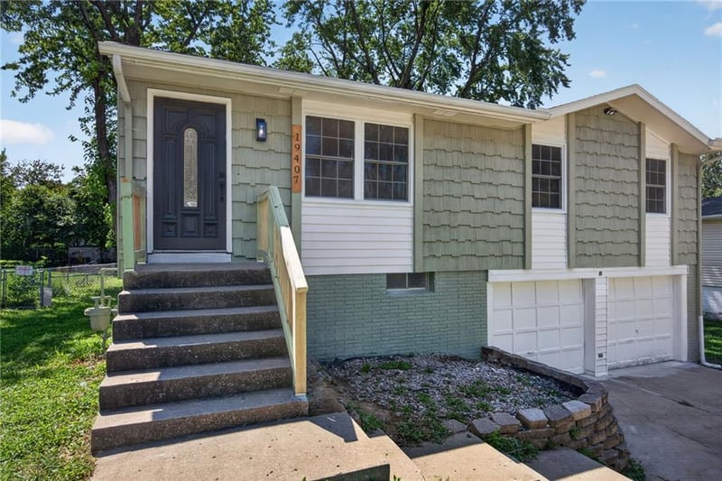 19407 E 5th Terrace Ct N, Independence, MO 64056