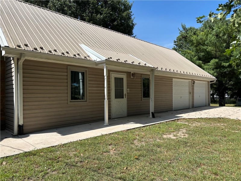 16614 S Hadsell Rd, Pleasant Hill, MO 64080