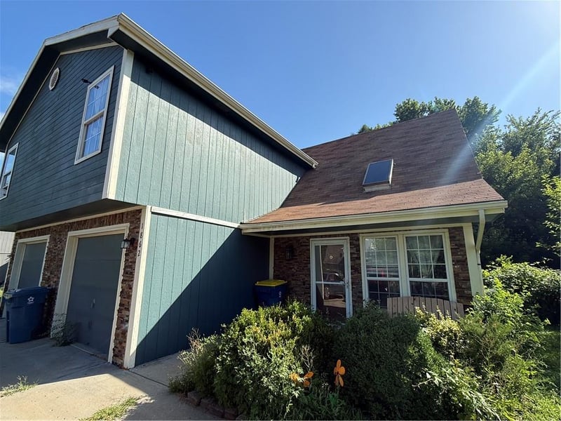 1862 Kingbird Ln, Liberty, MO 64068