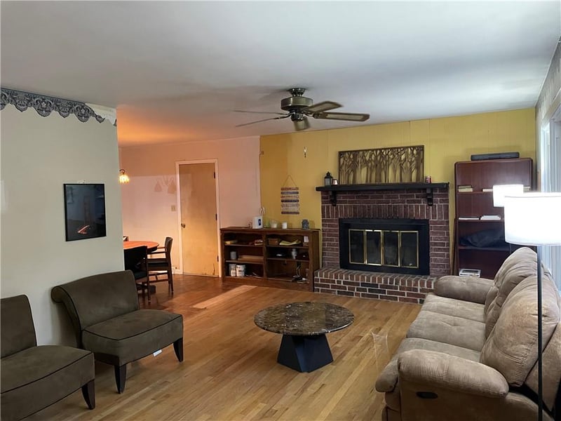 205 E Maple St, Raymore, MO 64083