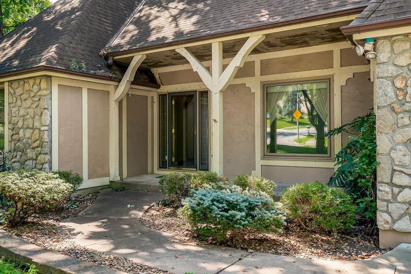 4408 NW Normandy Ln, Kansas City, MO 64116