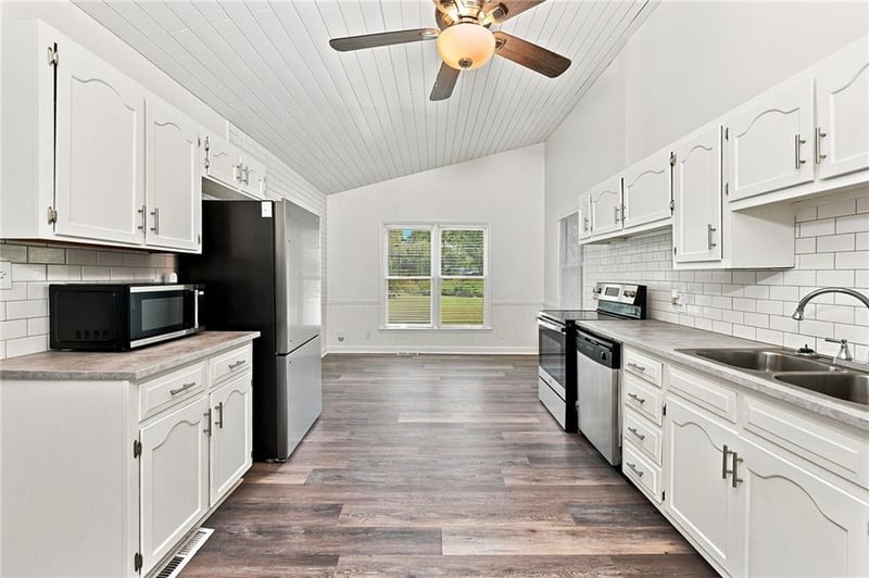 8214 Ruskin Way, Kansas City, MO 64134