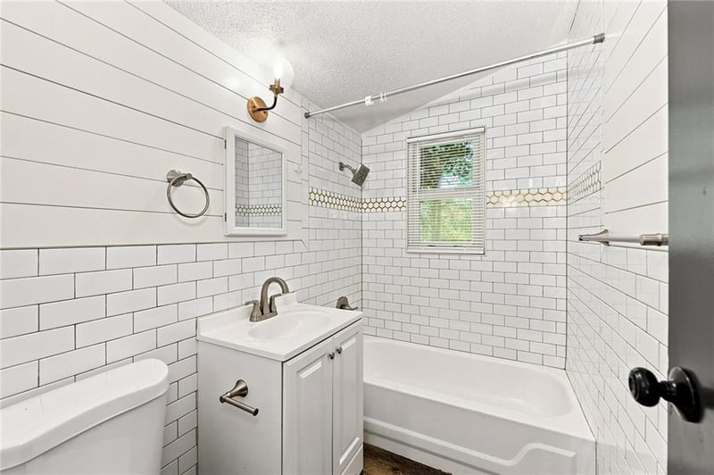 8214 Ruskin Way, Kansas City, MO 64134