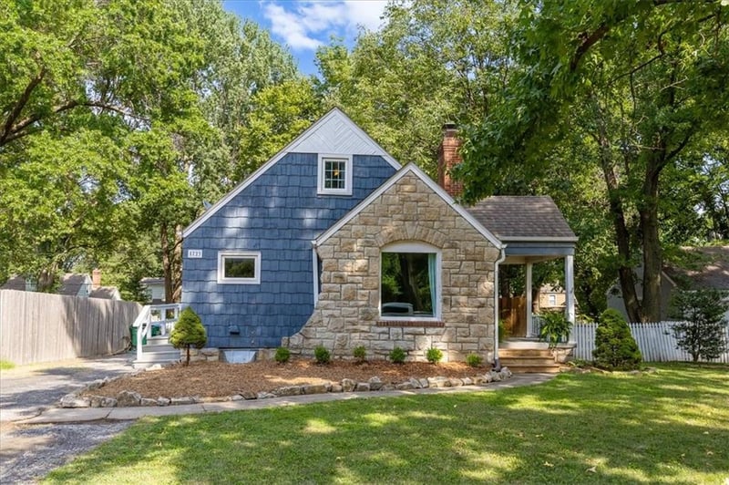 5723 Nall St, Roeland Park, KS 66202