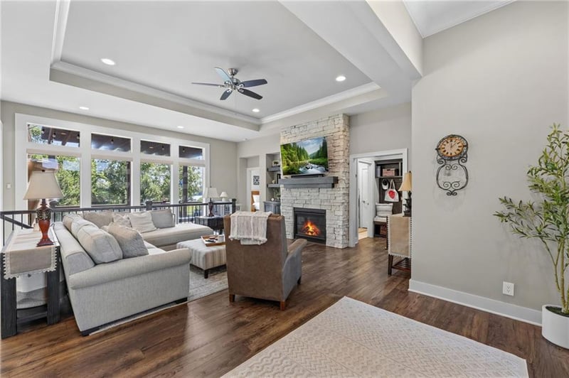 4461 Lakeview Ter, Basehor, KS 66007