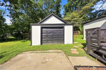 7126 Main St, Kansas City, MO 64114