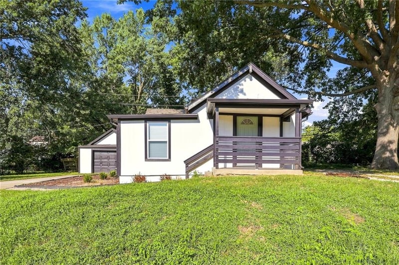 7126 Main St, Kansas City, MO 64114