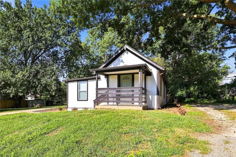7126 Main St, Kansas City, MO 64114