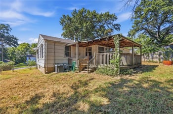 8804 E 49th St, Kansas City, MO 64129