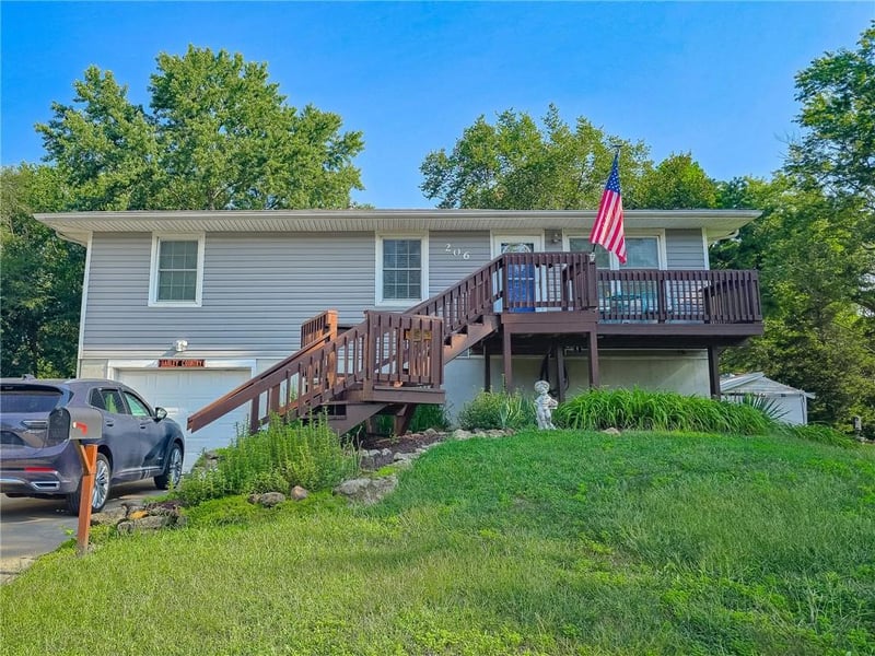 206 W 7th St, Knob Noster, MO 65336