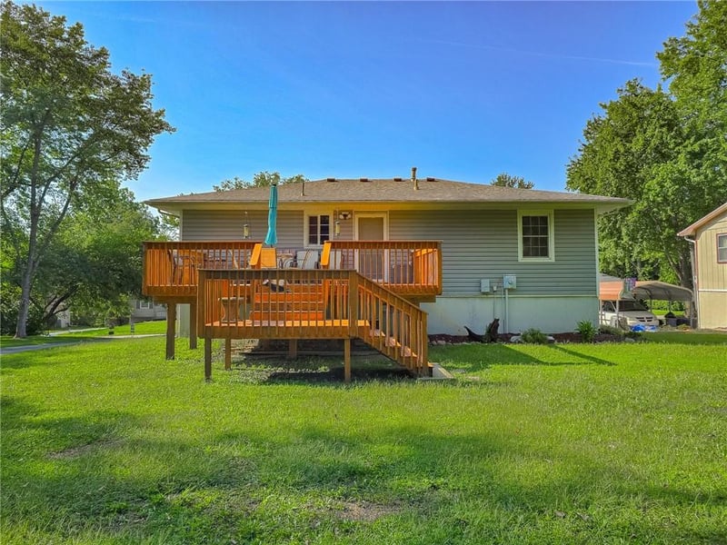 206 W 7th St, Knob Noster, MO 65336
