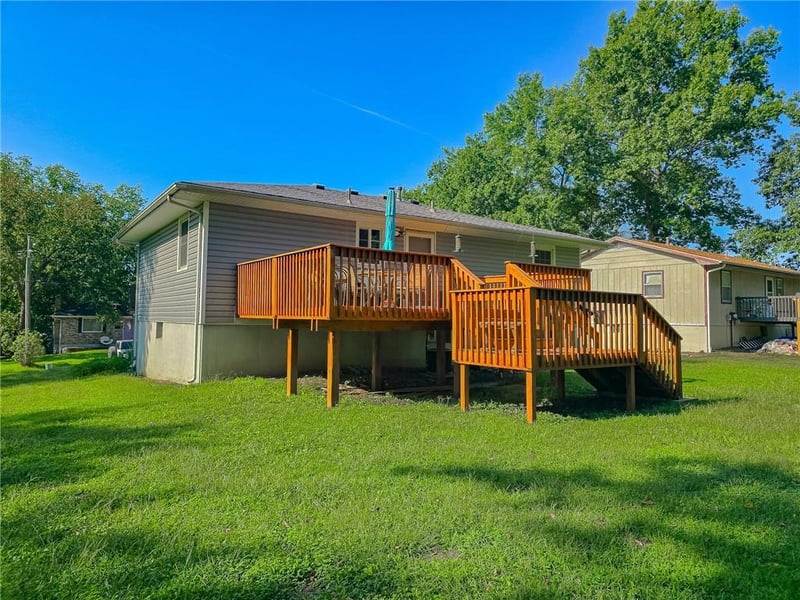 206 W 7th St, Knob Noster, MO 65336