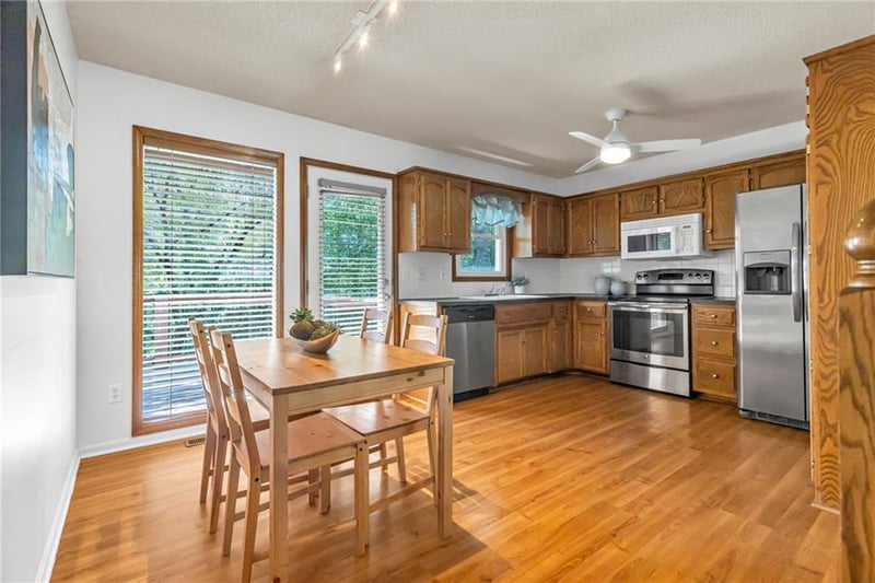 1115 NW 72nd Ter, Kansas City, MO 64118