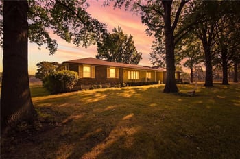 5460 175th St, Stilwell, KS 66085