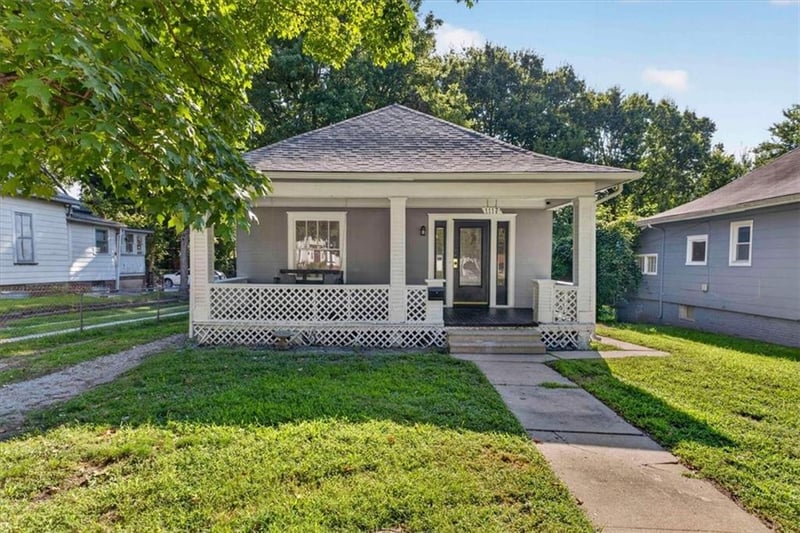 1117 S Noland Rd, Independence, MO 64050
