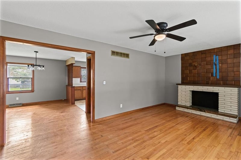 506 Country Club Rd, Lexington, MO 64067