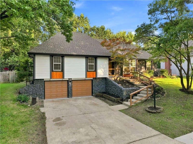 8143 NW Beaman Dr, Kansas City, MO 64151