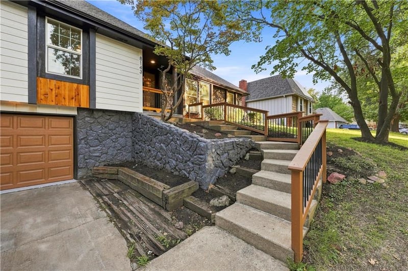 8143 NW Beaman Dr, Kansas City, MO 64151