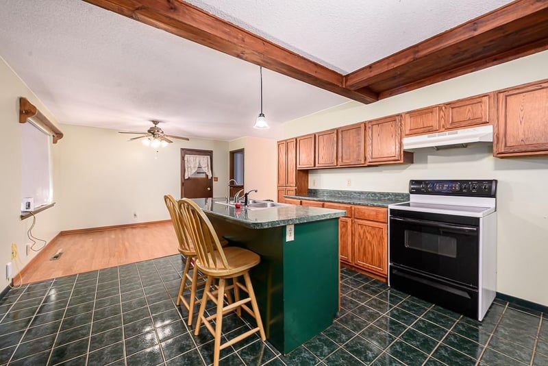 107 S 3rd St, White Cloud, KS 66094